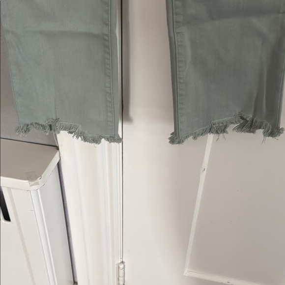 Sage Ankle Cropped Jeans with Frayed Hem NWOT - Picture 2 of 4